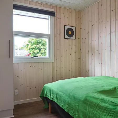 3 Bedroom Cozy In Holiday home Hemmet