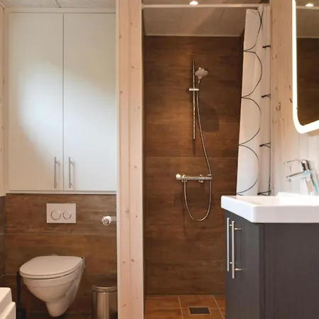 3 Bedroom Cozy In Hemmet