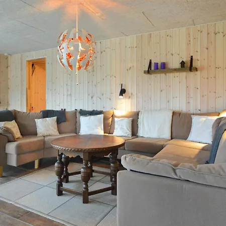 3 Bedroom Cozy In Hemmet