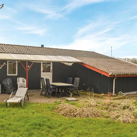 3 Bedroom Cozy In Holiday home Hemmet