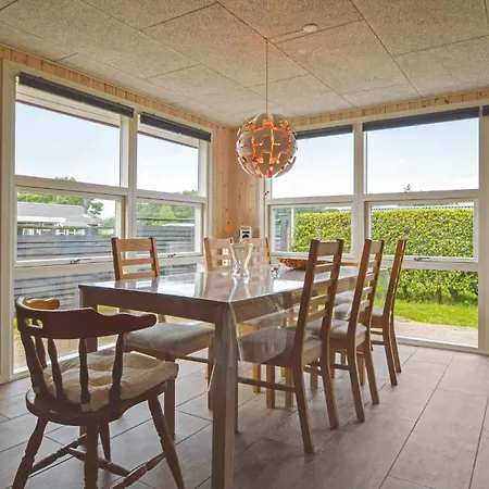 3 Bedroom Cozy In Hemmet